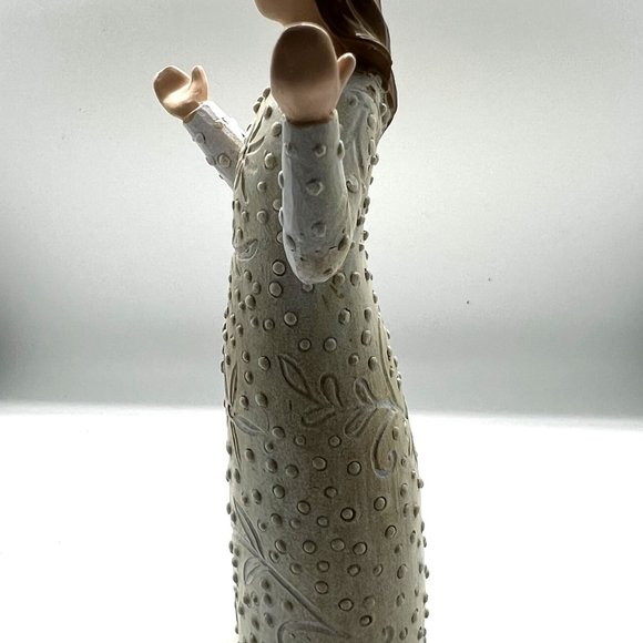 Blessings Figurine Beautiful Detailed Design New - Picture 2 of 5